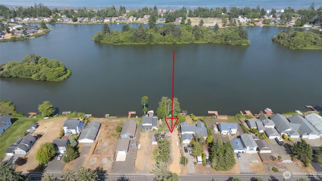 544 Mt Olympus Avenue SE, Ocean Shores, WA 98569