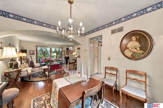 6621 Park Crest Court, Lincoln, NE 68506