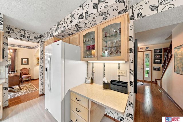 6621 Park Crest Court, Lincoln, NE 68506