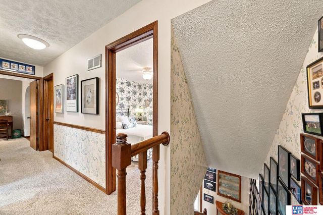 6621 Park Crest Court, Lincoln, NE 68506