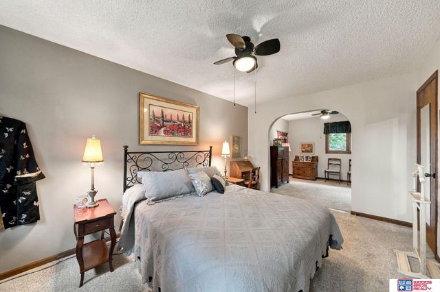 6621 Park Crest Court, Lincoln, NE 68506