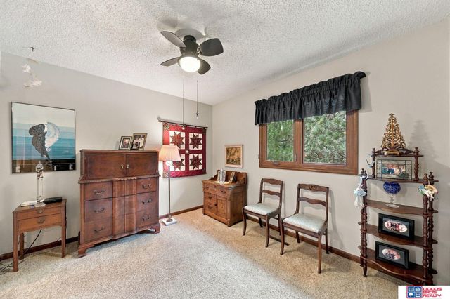 6621 Park Crest Court, Lincoln, NE 68506