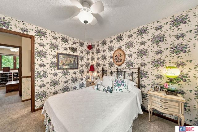 6621 Park Crest Court, Lincoln, NE 68506