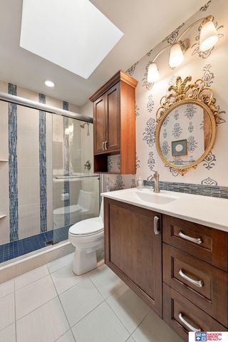 6621 Park Crest Court, Lincoln, NE 68506
