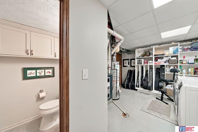 6621 Park Crest Court, Lincoln, NE 68506