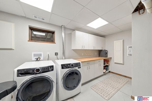 6621 Park Crest Court, Lincoln, NE 68506