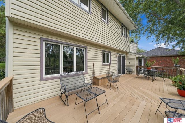 6621 Park Crest Court, Lincoln, NE 68506