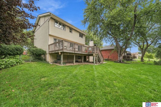 6621 Park Crest Court, Lincoln, NE 68506