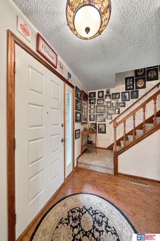 6621 Park Crest Court, Lincoln, NE 68506