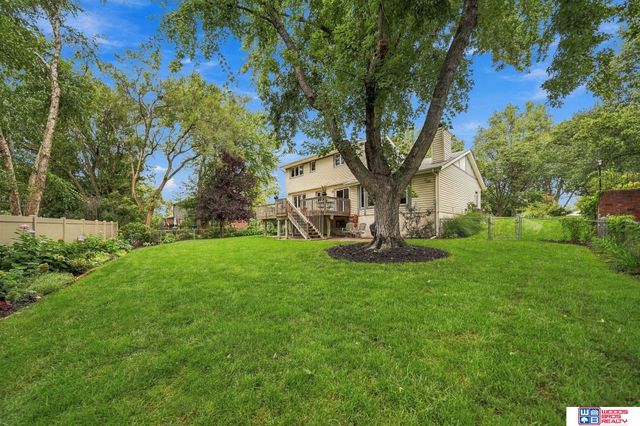 6621 Park Crest Court, Lincoln, NE 68506