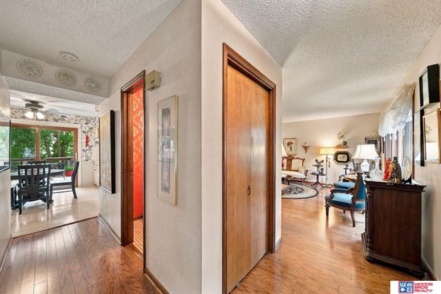 6621 Park Crest Court, Lincoln, NE 68506