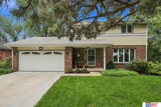 6621 Park Crest Court, Lincoln, NE 68506