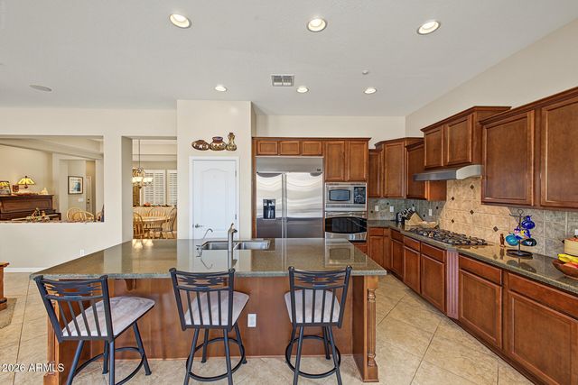 4037 E CLUBVIEW Drive, Gilbert, AZ 85298