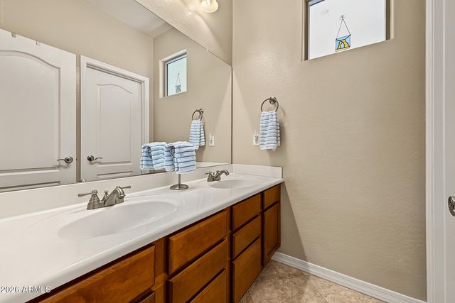 4037 E CLUBVIEW Drive, Gilbert, AZ 85298