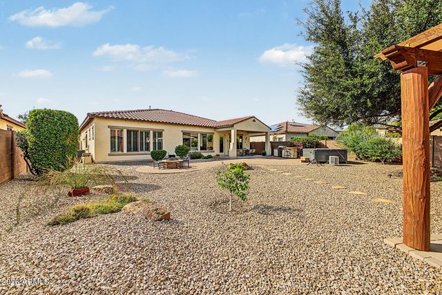 4037 E CLUBVIEW Drive, Gilbert, AZ 85298