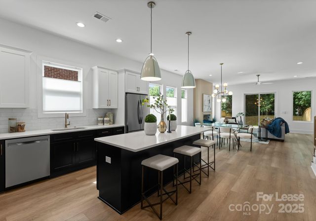 2008 St John Street, Charlotte, NC 28216