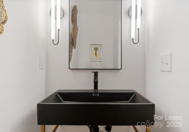 2008 St John Street, Charlotte, NC 28216