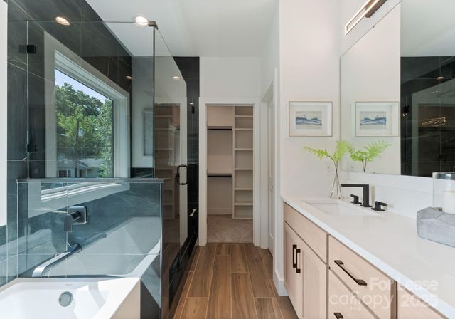 2008 St John Street, Charlotte, NC 28216