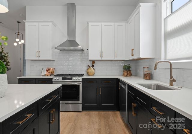 2008 St John Street, Charlotte, NC 28216