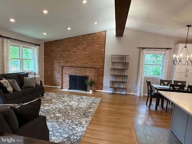 1800 COURTLAND RD, Alexandria, VA 22306