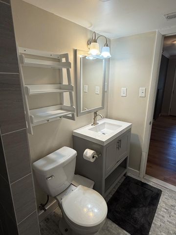 1800 COURTLAND RD, Alexandria, VA 22306