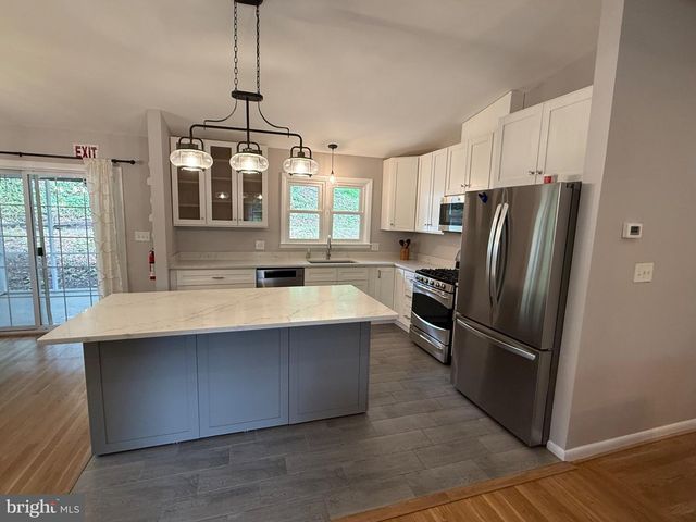 1800 COURTLAND RD, Alexandria, VA 22306