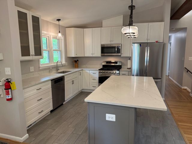 1800 COURTLAND RD, Alexandria, VA 22306