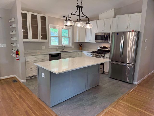 1800 COURTLAND RD, Alexandria, VA 22306