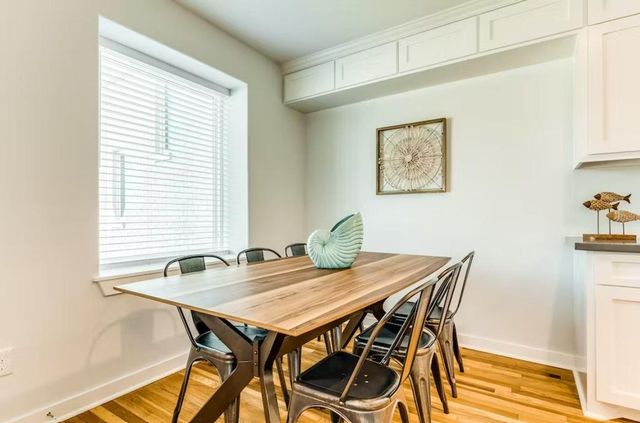 1822 25th St E, Galveston, TX 77550