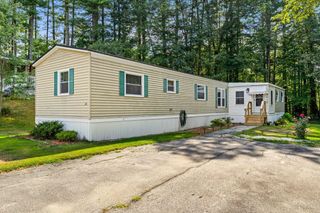 26 Chapparel Drive, Londonderry, NH 03053