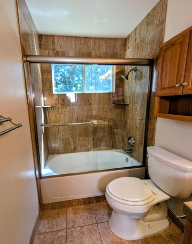 1773 E Goshen Avenue, Fresno, CA 93720