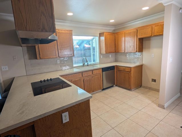 1773 E Goshen Avenue, Fresno, CA 93720