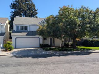 1773 E Goshen Avenue, Fresno, CA 93720