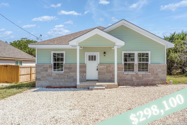 1734 Blueridge Dr, Canyon Lake, TX 78133