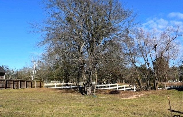 2824 Kingfisher Ln, Mt Pleasant, TX 75455