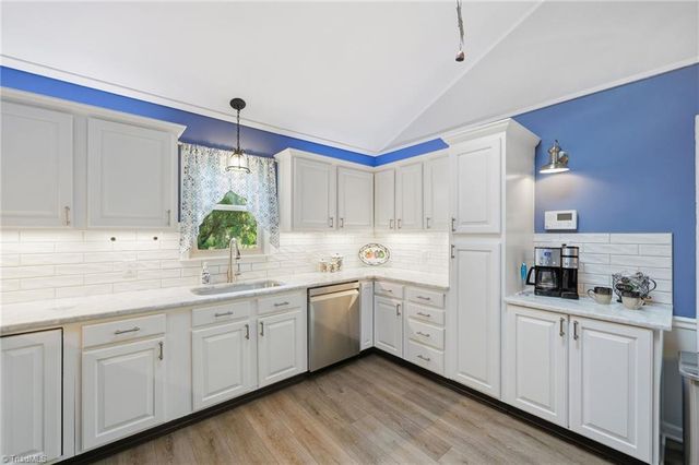111 Pine Hill Drive, Clemmons, NC 27012