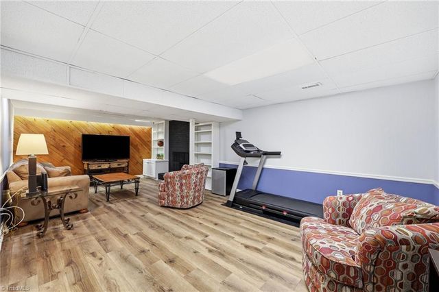 111 Pine Hill Drive, Clemmons, NC 27012