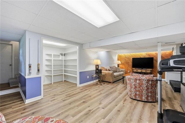 111 Pine Hill Drive, Clemmons, NC 27012