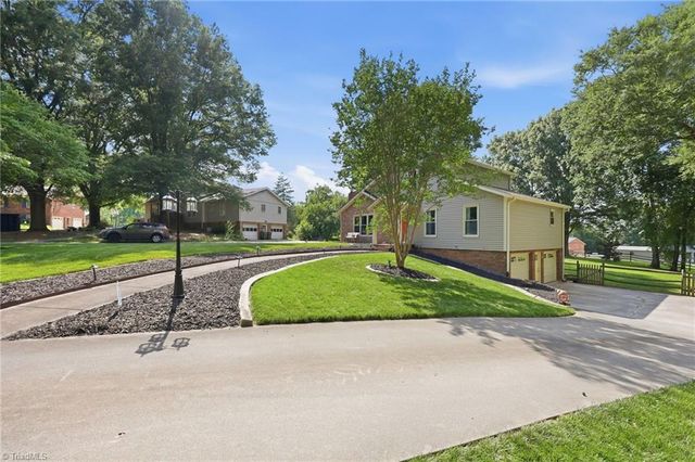 111 Pine Hill Drive, Clemmons, NC 27012