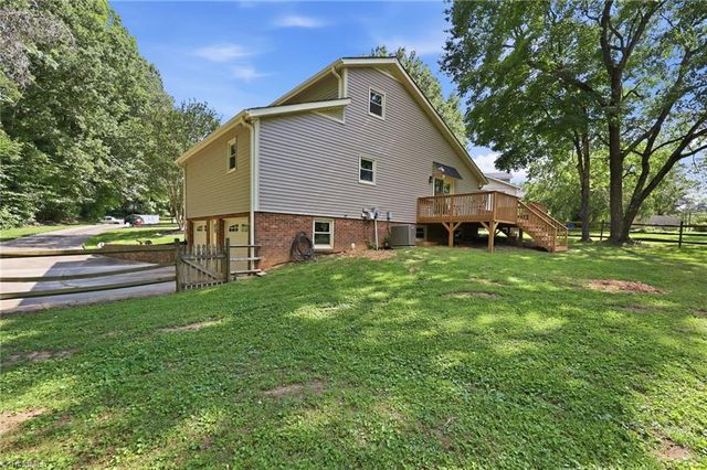 111 Pine Hill Drive, Clemmons, NC 27012