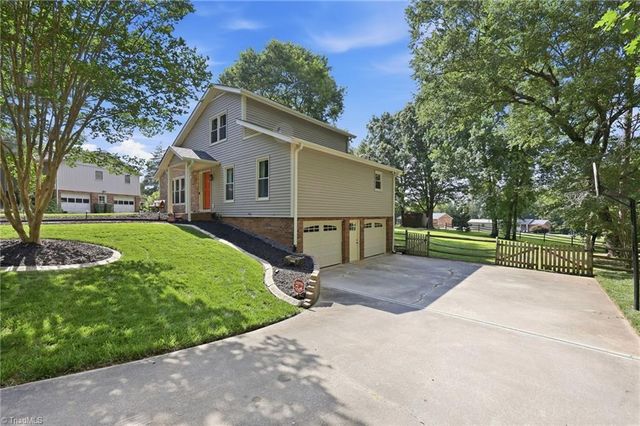 111 Pine Hill Drive, Clemmons, NC 27012