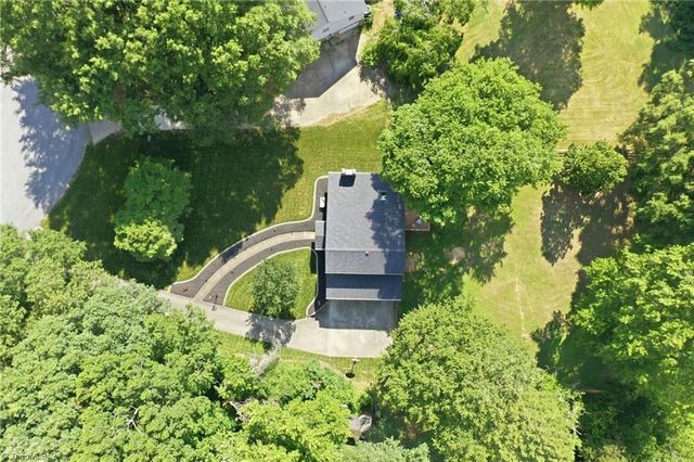 111 Pine Hill Drive, Clemmons, NC 27012