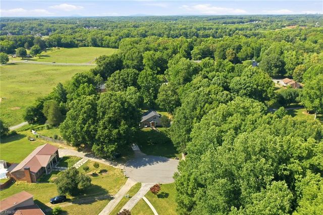 111 Pine Hill Drive, Clemmons, NC 27012
