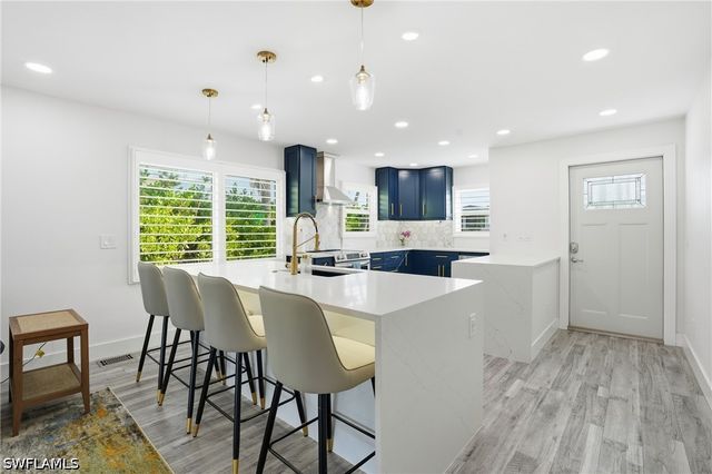 270 Dundee RD, Fort Myers Beach, FL 33931