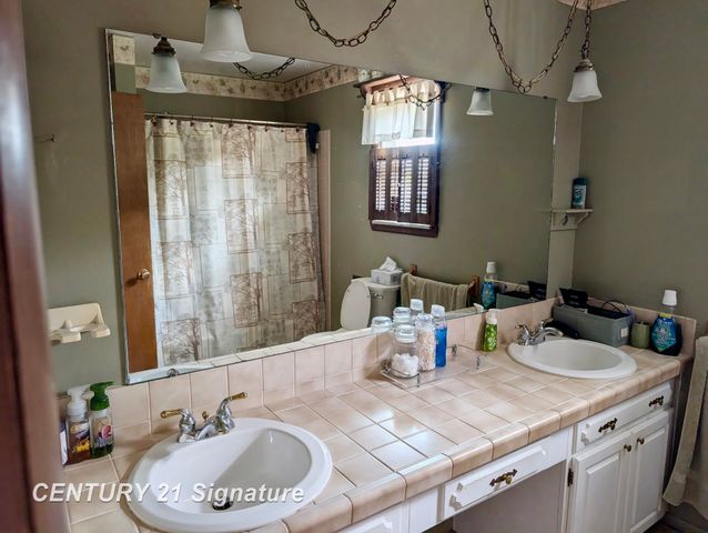 5171 Kenora Drive, Saginaw, MI 48604