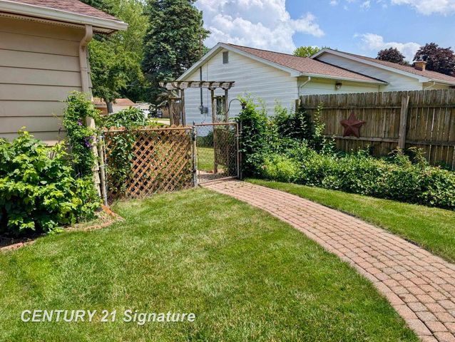 5171 Kenora Drive, Saginaw, MI 48604
