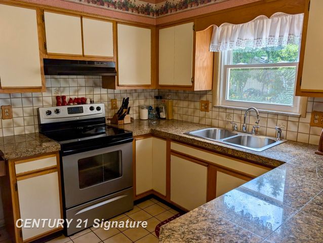 5171 Kenora Drive, Saginaw, MI 48604