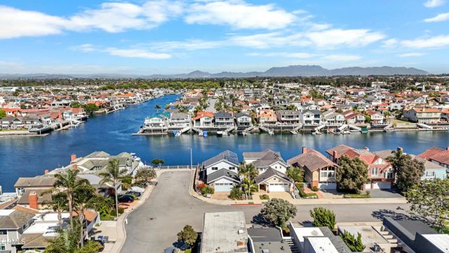 2230 Jamestown Lane, Oxnard, CA 93035