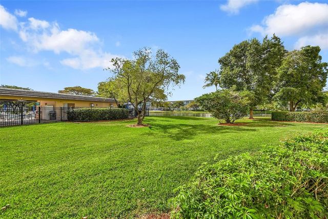 1702 Andros Isle E1, Coconut Creek, FL 33066