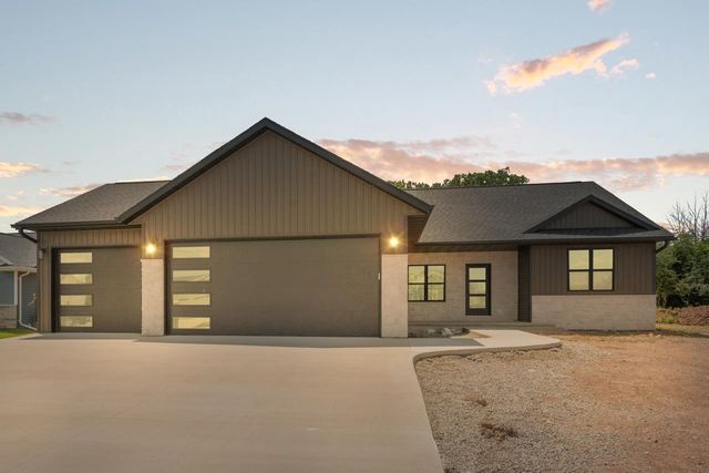 2599 N STELLITA CIRCLE, De Pere, WI 54115